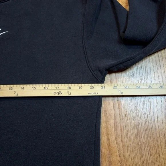 Nike Club Sweatshirt Mens Medium Black‎ Fleece Crew Neck Center Swoosh Logo - Picture 6 of 9